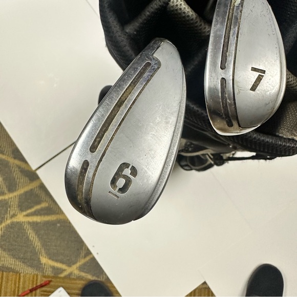 Adams Golf Men’s Hybrid #3- PW Golf Club in Silver and Black - Picture 8 of 15